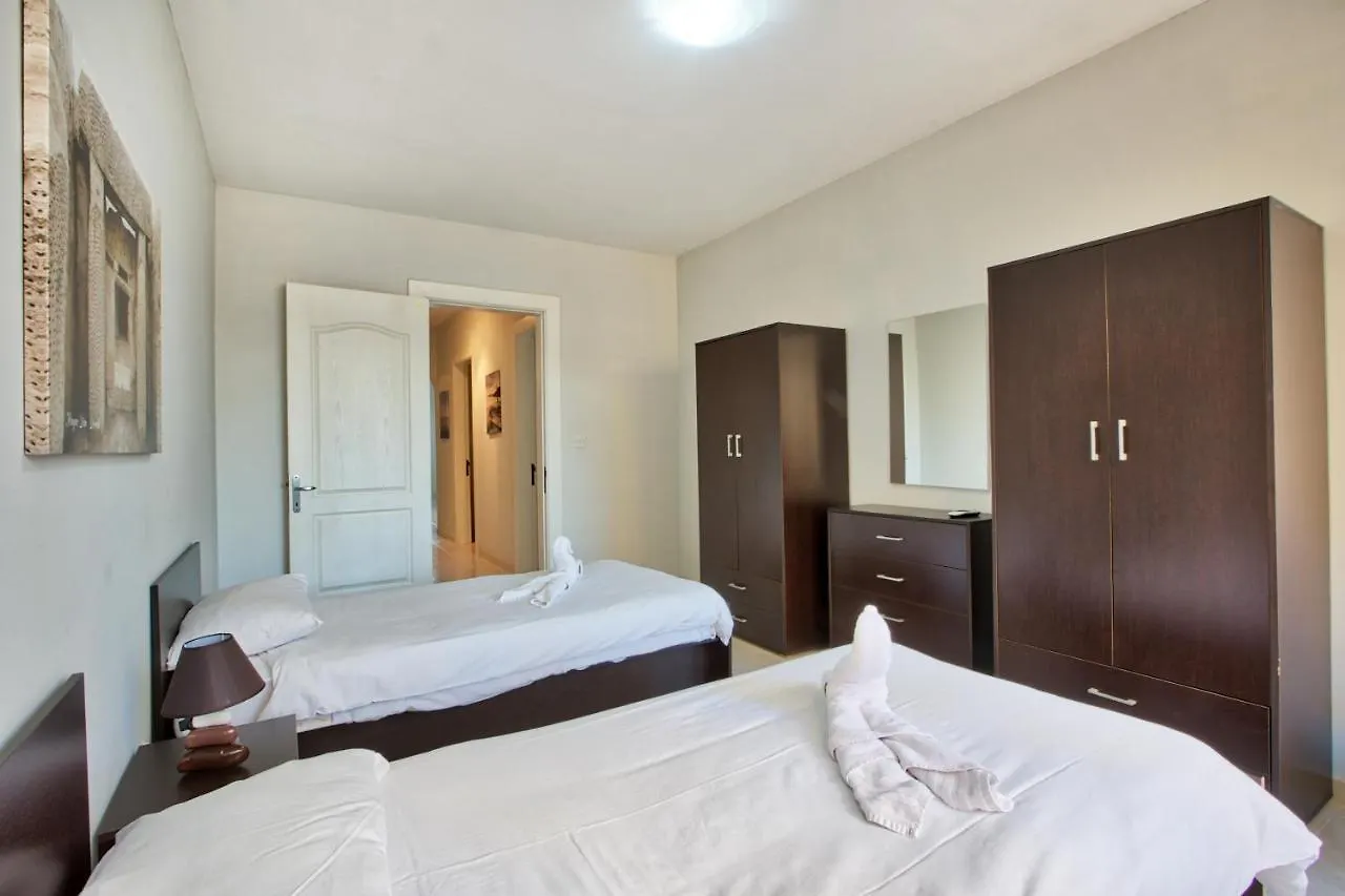 Spacious Seafront 3Br, Sliema Near Beach, Ac Wifi By 360 Estates Malta