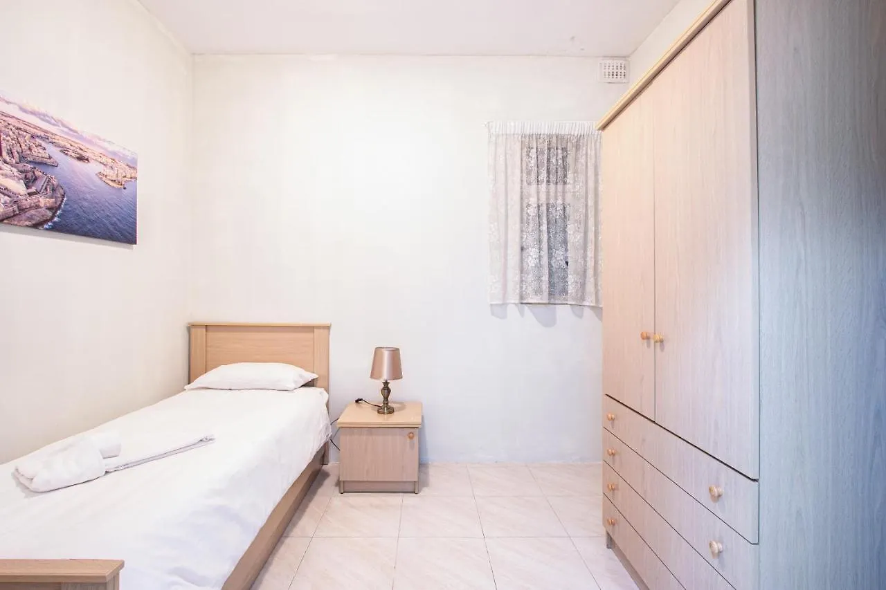 Spacious Seafront 3Br, Sliema Near Beach, Ac Wifi By 360 Estates