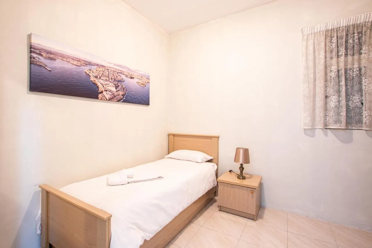 Spacious Seafront 3Br, Sliema Near Beach, Ac Wifi By 360 Estates Malta